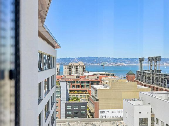 4th image of 250 King St Unit 1602