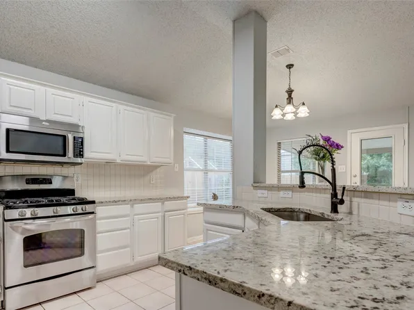 3205 Athens Dr, Corinth, TX 76210