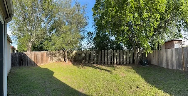218 Sunshadow Dr — Photo 2