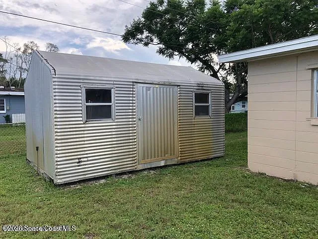 1833 Jackson Ave — Photo 24