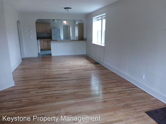 3rd image of 1125 E 10th St