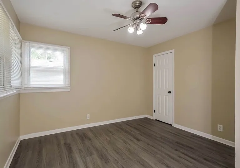 1233 S Lawler Ave — Photo 5