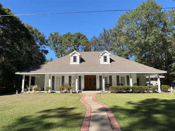 404 Pecan St, Village Mills, TX 77663