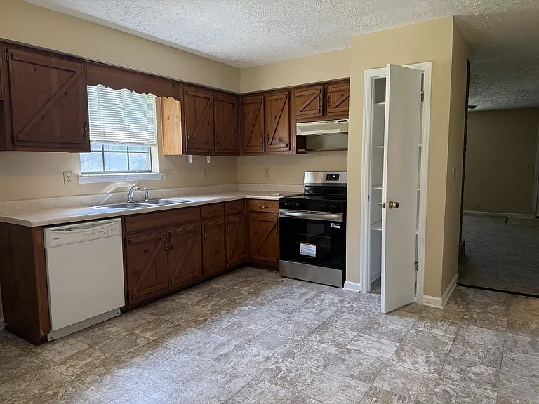 Dine-in Kitchen