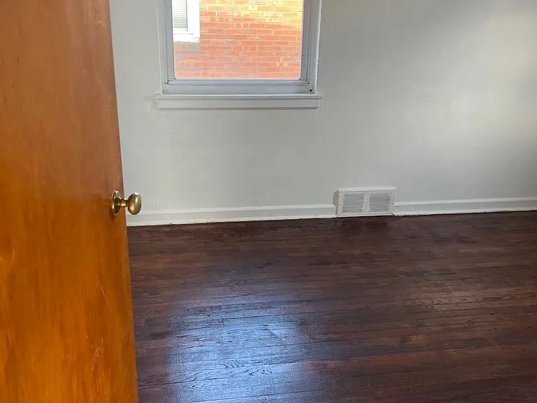 239 Arthur St — Photo 12