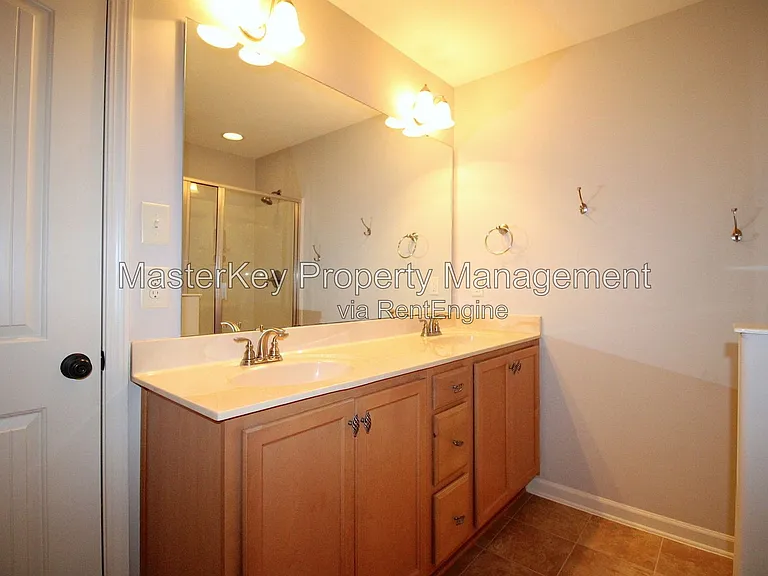 533 Matheson Pl — Photo 18