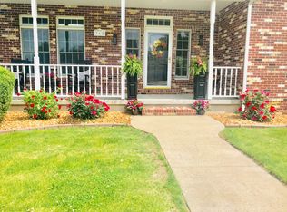 762 Schroll Ct, Forsyth, IL