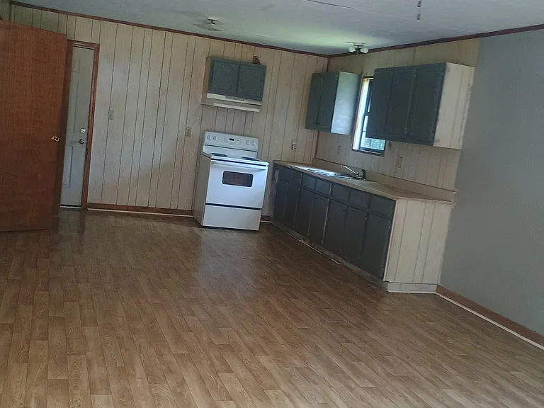 9 N Main St #D — Photo 2