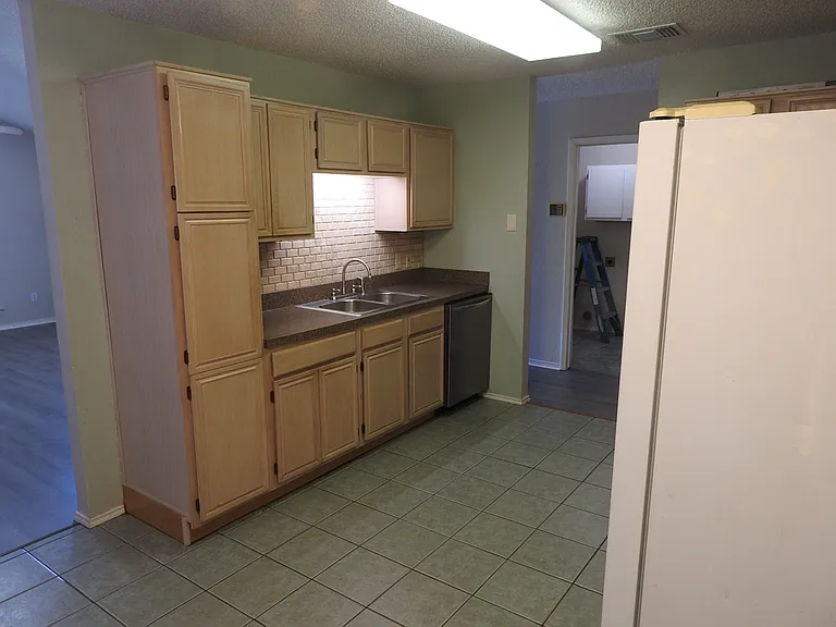 2094 Colt Ct — Photo 3