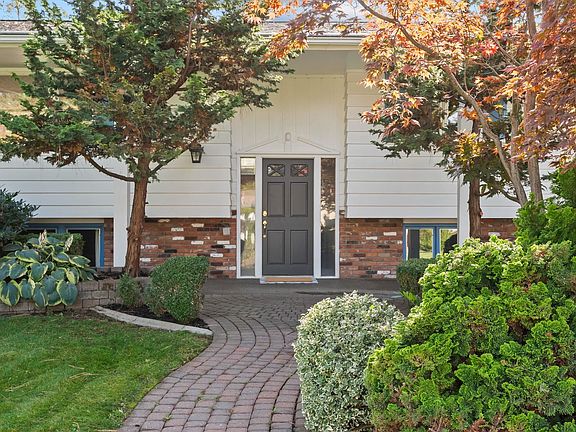 3rd image of 2504 E 40th Ave