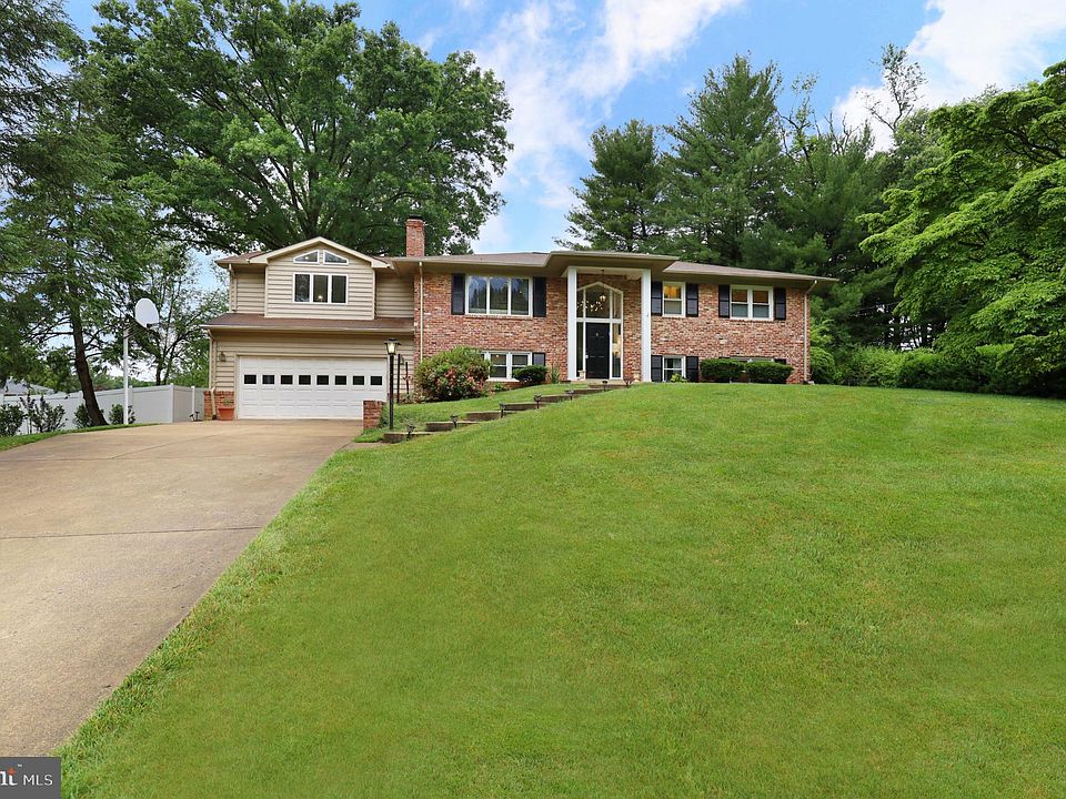 1st image of 9028 Denise Ln