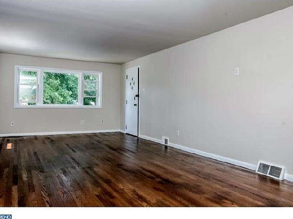 3rd image of 1300 Lincoln Ave
