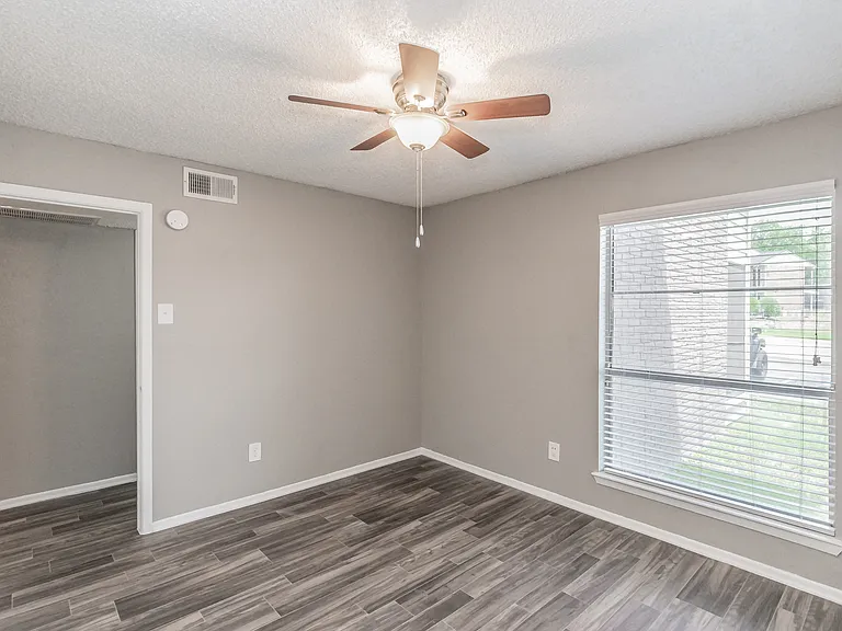 Station 121 at Town Center Apartments — Photo 219