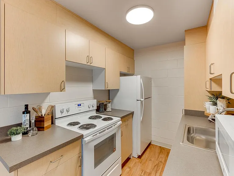 2x1 Model | Kitchen