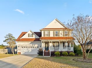 1103 Thistle Gold Dr, Hope Mills, NC 28348