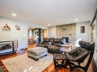 6021 N Ironwood Ln, Glendale, WI 53217