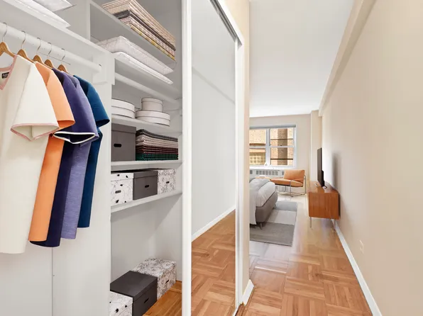 347 East 53rd Street image 9 of 15