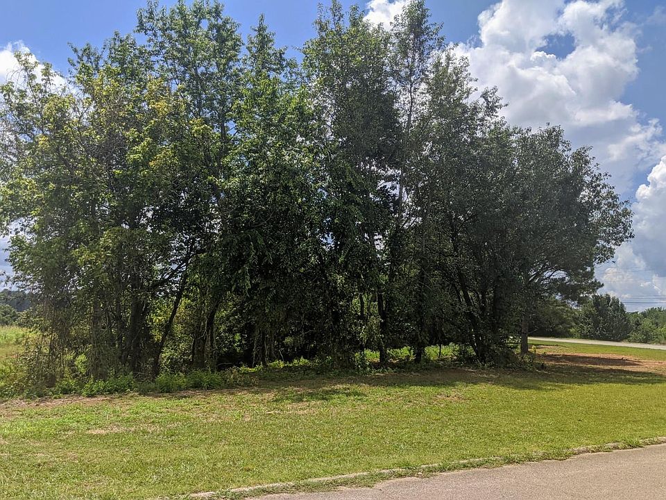 2nd image of Avery Cir