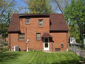 2nd image of 542 Roycroft Blvd