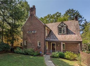 4 Vineyard Pl, Asheville, NC 28804