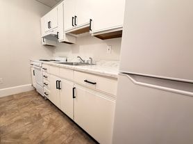18 Brook St, Manchester, NH