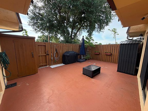 5th image of 5556 Malt Dr APT 3
