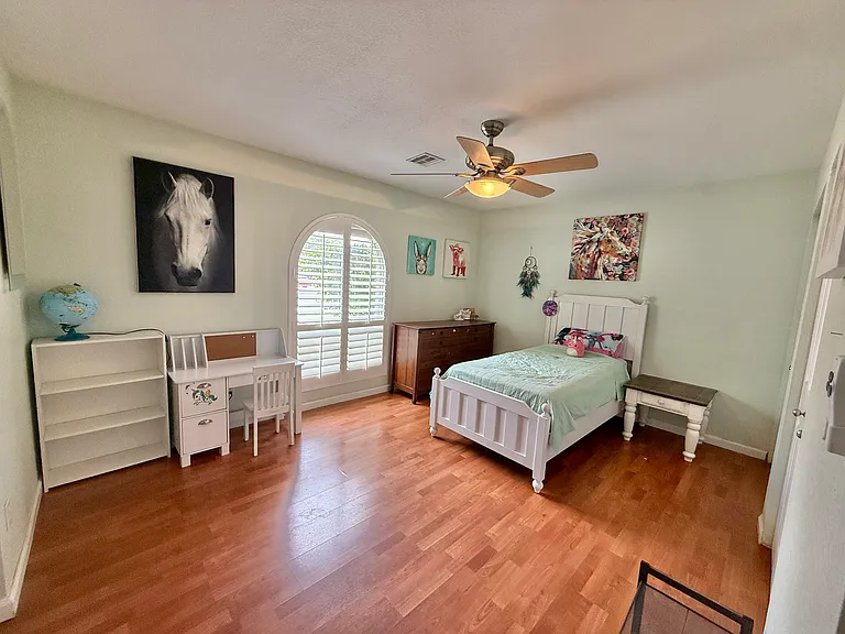 1120 S Hereford Ave — Photo 18