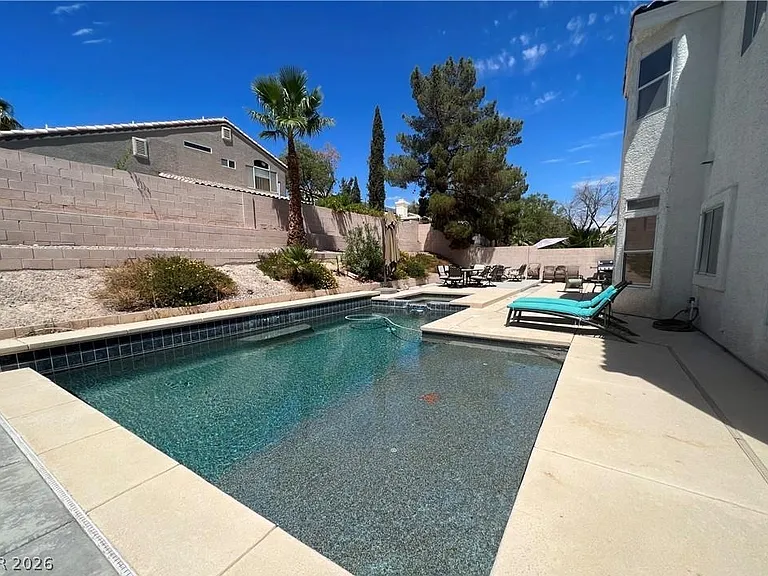 7611 Cougar Creek Cir — Photo 18