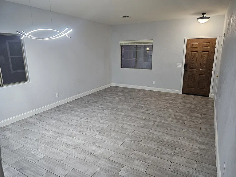 2114 E Paso Fino Dr — Photo 2