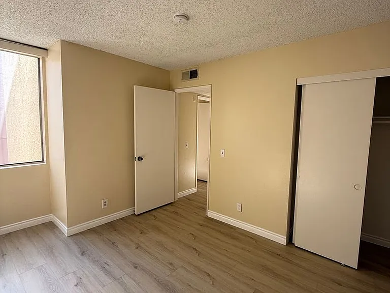 807Bunk — Photo 11