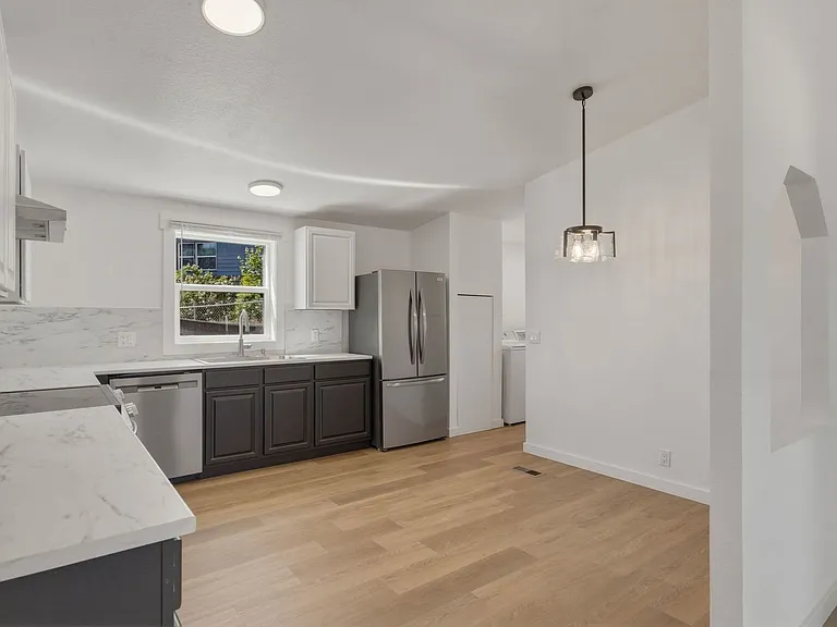 2474 Lemaister Ave — Photo 11
