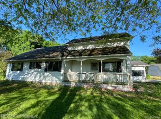 5380 Pinckney Rd, Howell, MI 48843