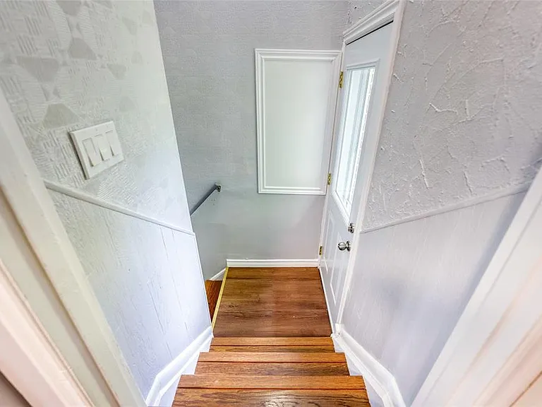 890 Hollands Ave — Photo 26