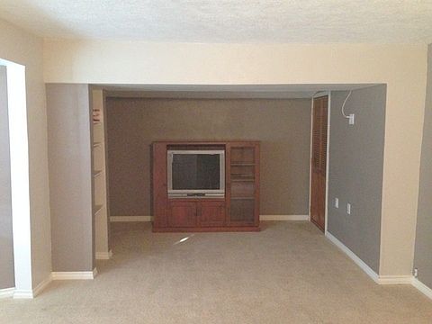 1st image of 1042 Blaine Ave