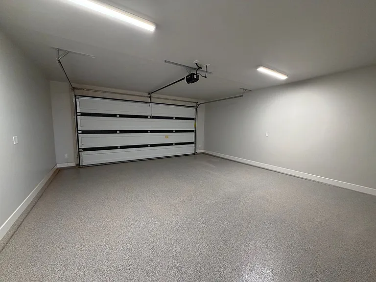 589 E Hemsworth Ln — Photo 35