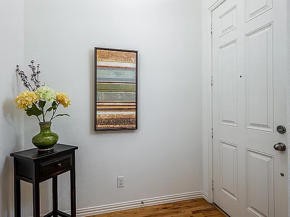 3 bed, 2148 sqft, $2,500 — Photo 3