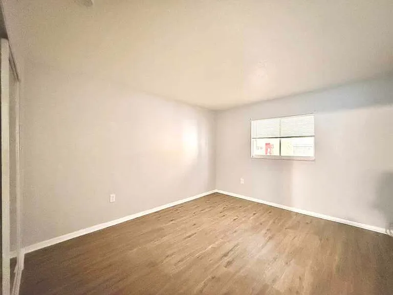 4725 39th Ave N #101 — Photo 19
