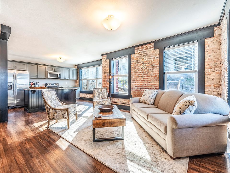 1st image of 284 Woodland Ave
