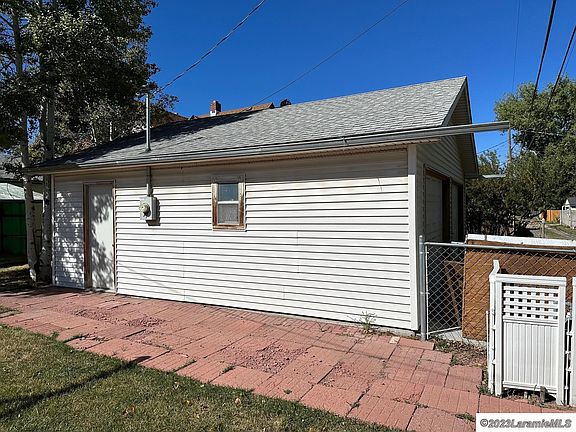 3rd image of 611 Fetterman St
