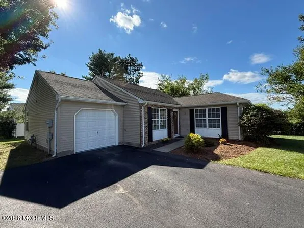 51 Farnworth Close, Freehold, NJ 07728