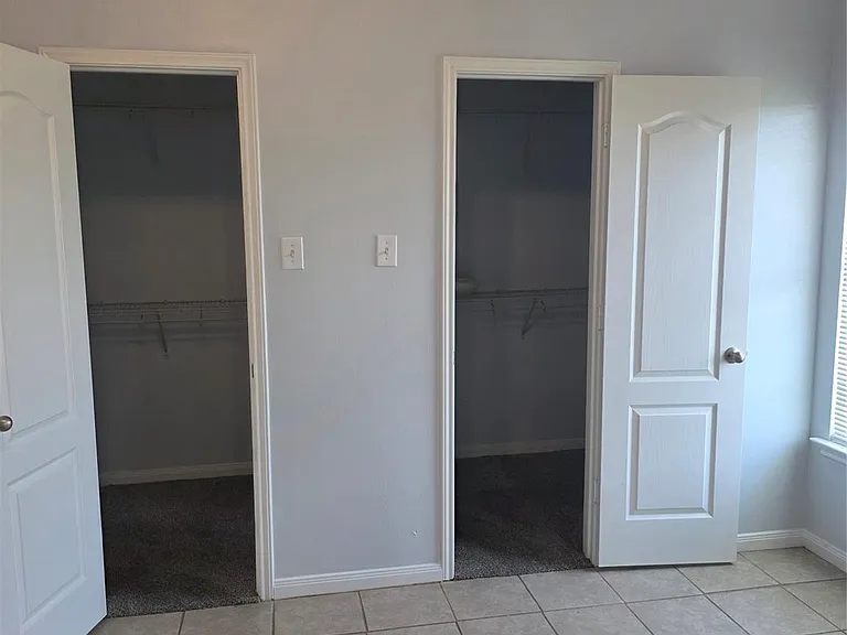 311 Burris Park Dr — Photo 4