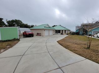 2038 Bella Breeze Ct, Navarre, FL 32566
