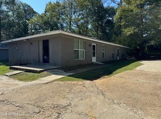 251-253 Lawrence Rd, Jackson, MS 39206
