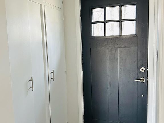 Entry with built in storage