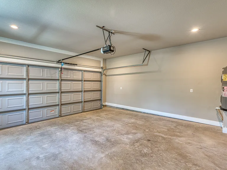 3217 Douglas Dr — Photo 20