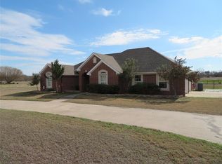 805 Beach Rd, Bowie, TX 76230