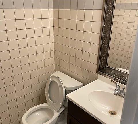 3rd image of 300 Holly Cir APT 1