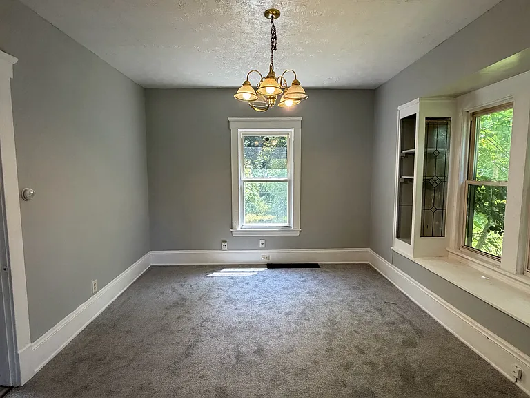 9702 Raymond Ave — Photo 6