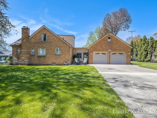 347 Dewitt Ln, Spring Lake, MI 49456