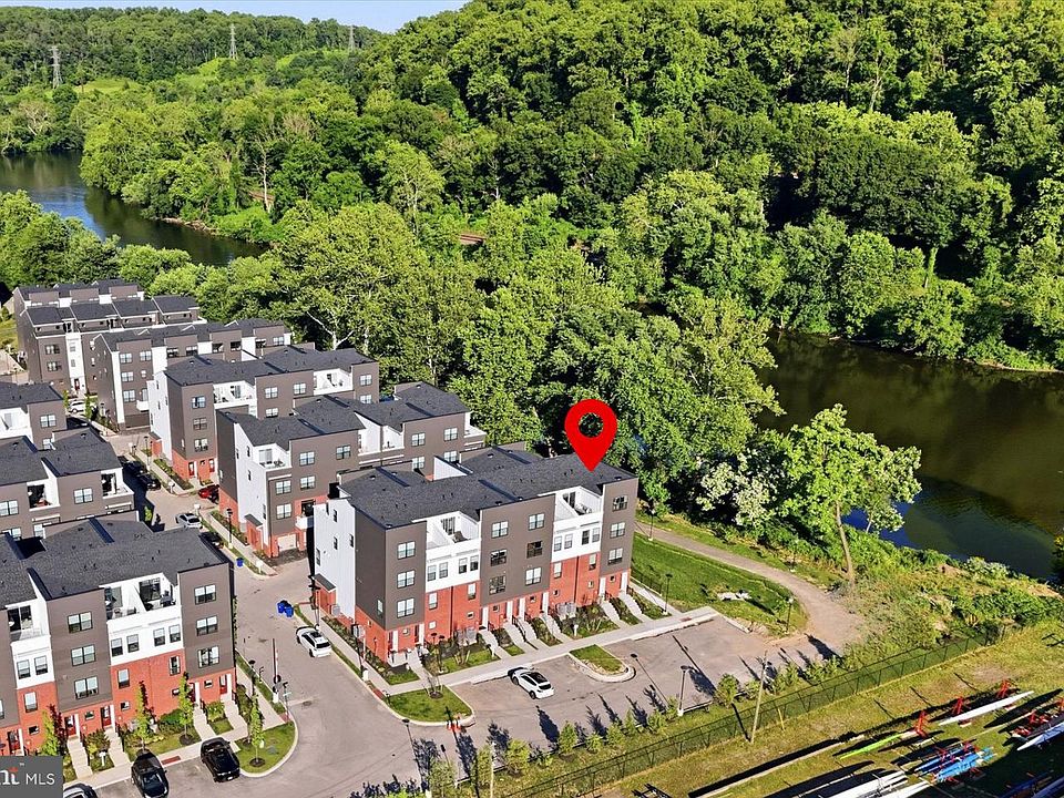 1st image of 919 Riverplace Dr